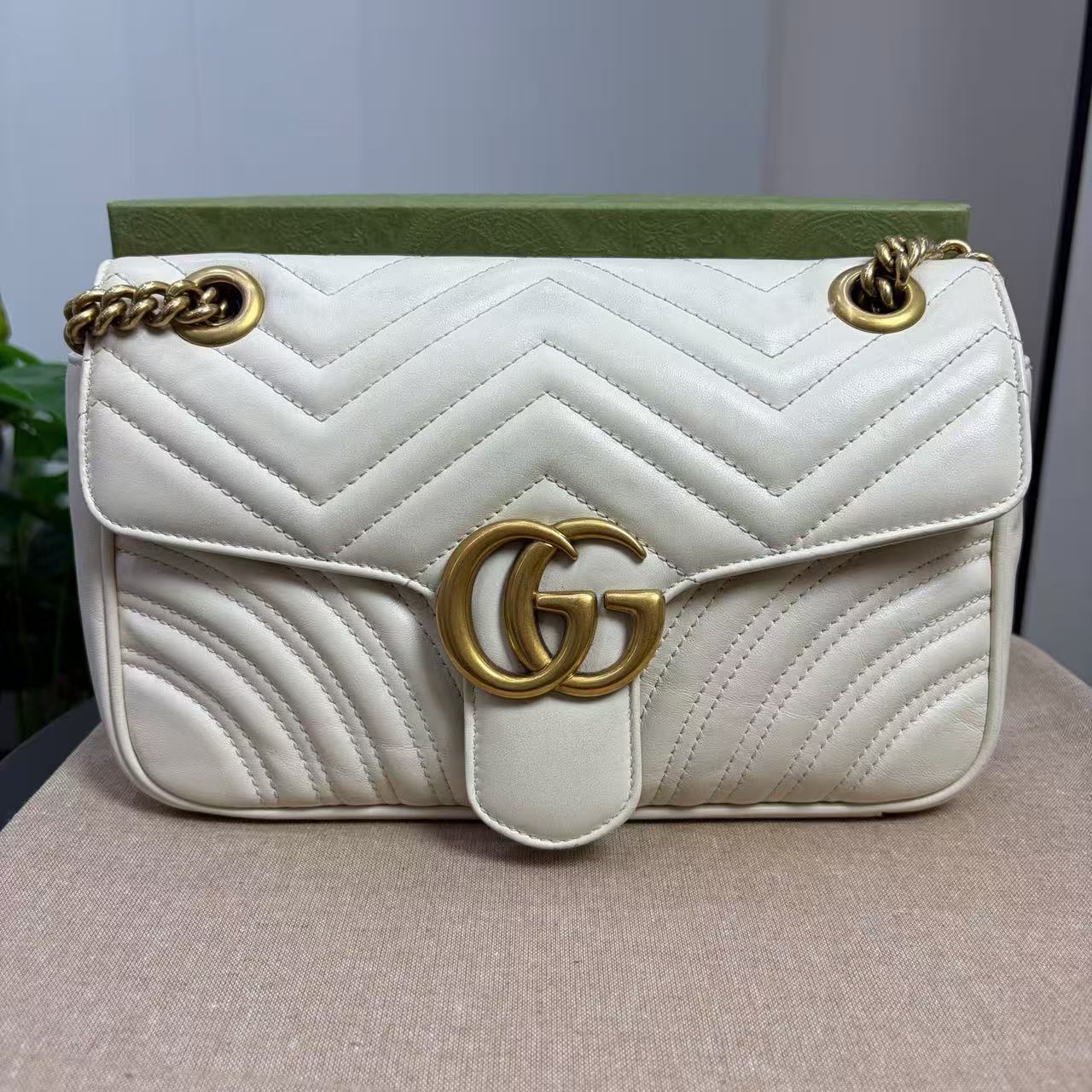 Gucci - GG Marmont Matelassé shoulder bag - Leather - White - (Medium)