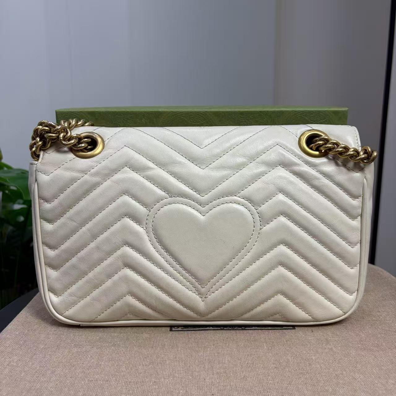 Gucci - GG Marmont Matelassé shoulder bag - Leather - White - (Medium)