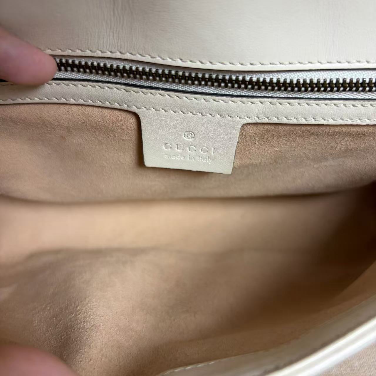 Gucci - GG Marmont Matelassé shoulder bag - Leather - White - (Medium)