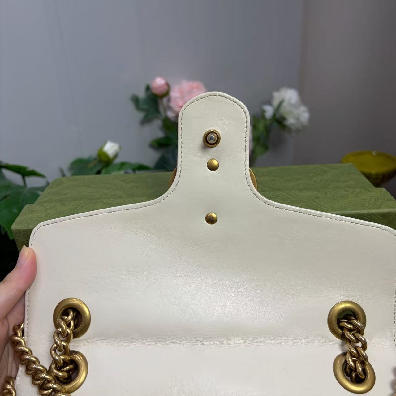 Gucci - GG Marmont Matelassé shoulder bag - Leather - White - (Medium)