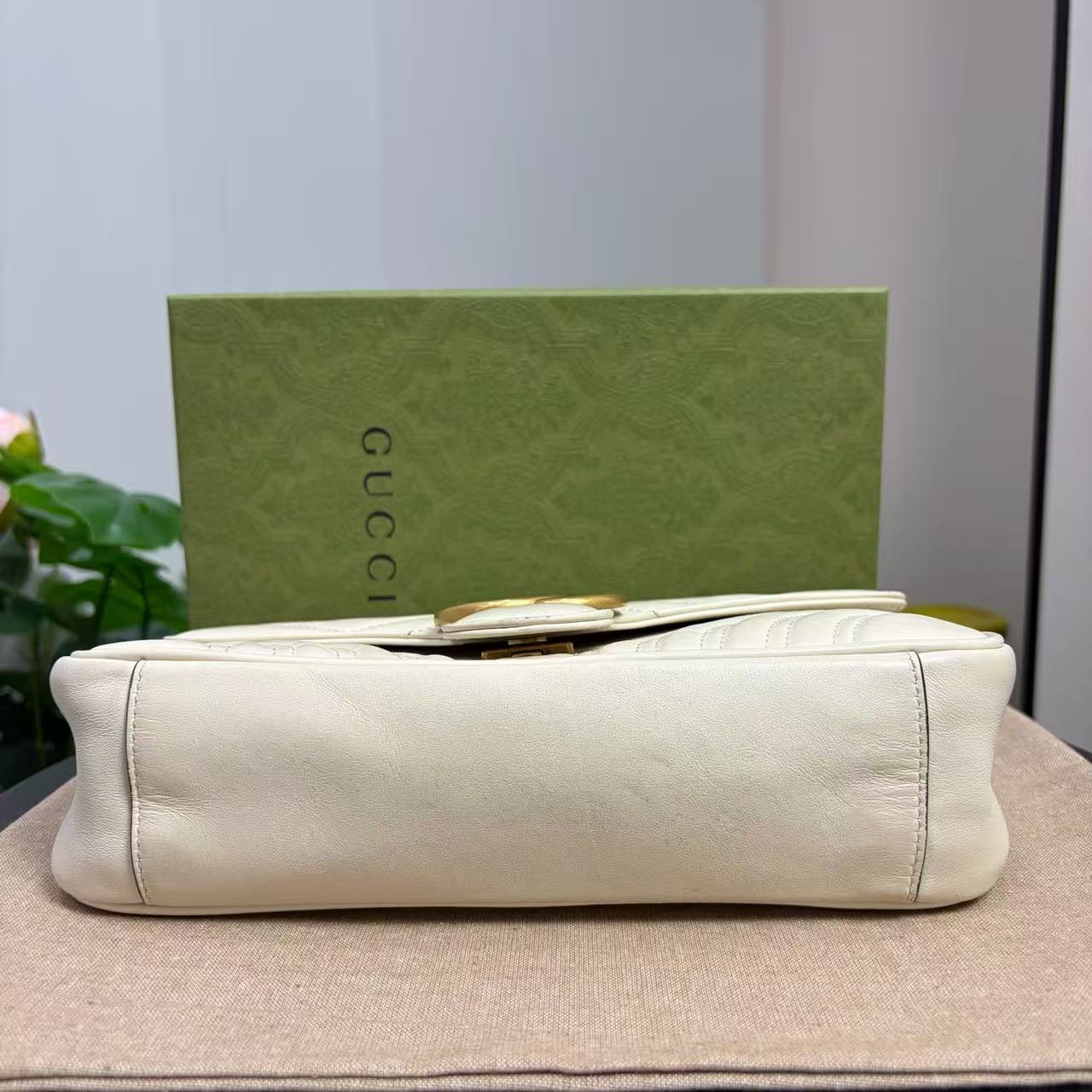 Gucci - GG Marmont Matelassé shoulder bag - Leather - White - (Medium)