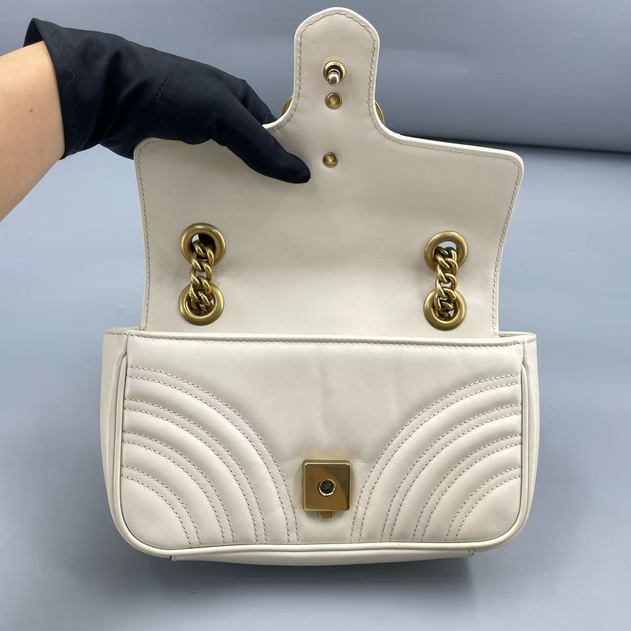 Gucci - GG Marmont Matelassé Shoulder Bag - Leather - White - (mini)
