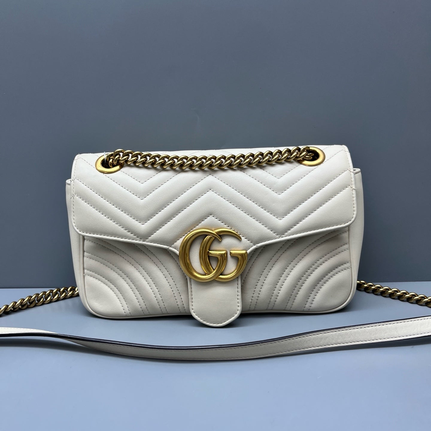 Gucci - GG Marmont Matelassé Shoulder Bag - Leather - White with Gold-Tone Hardware - (medium)