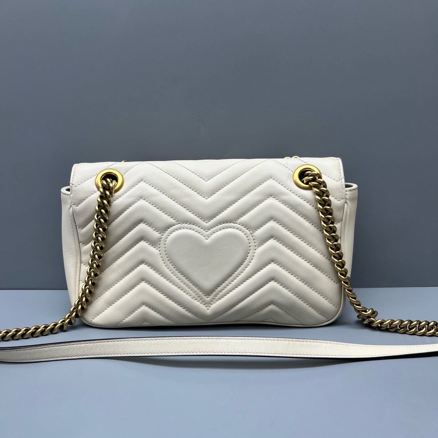 Gucci - GG Marmont Matelassé Shoulder Bag - Leather - White with Gold-Tone Hardware - (medium)