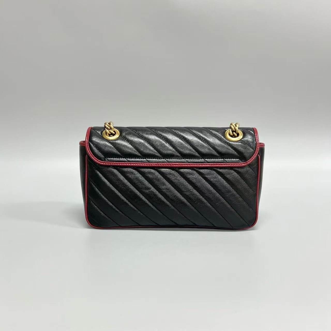 Gucci - GG Marmont Matelassé Shoulder Bag - Quilted calfskin leather - Black with red trim and interior, gold-tone hardware - (Medium)