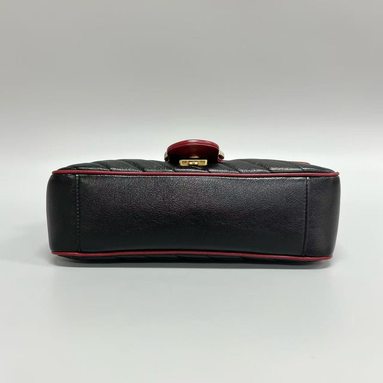 Gucci - GG Marmont Matelassé Shoulder Bag - Quilted calfskin leather - Black with red trim and interior, gold-tone hardware - (Medium)