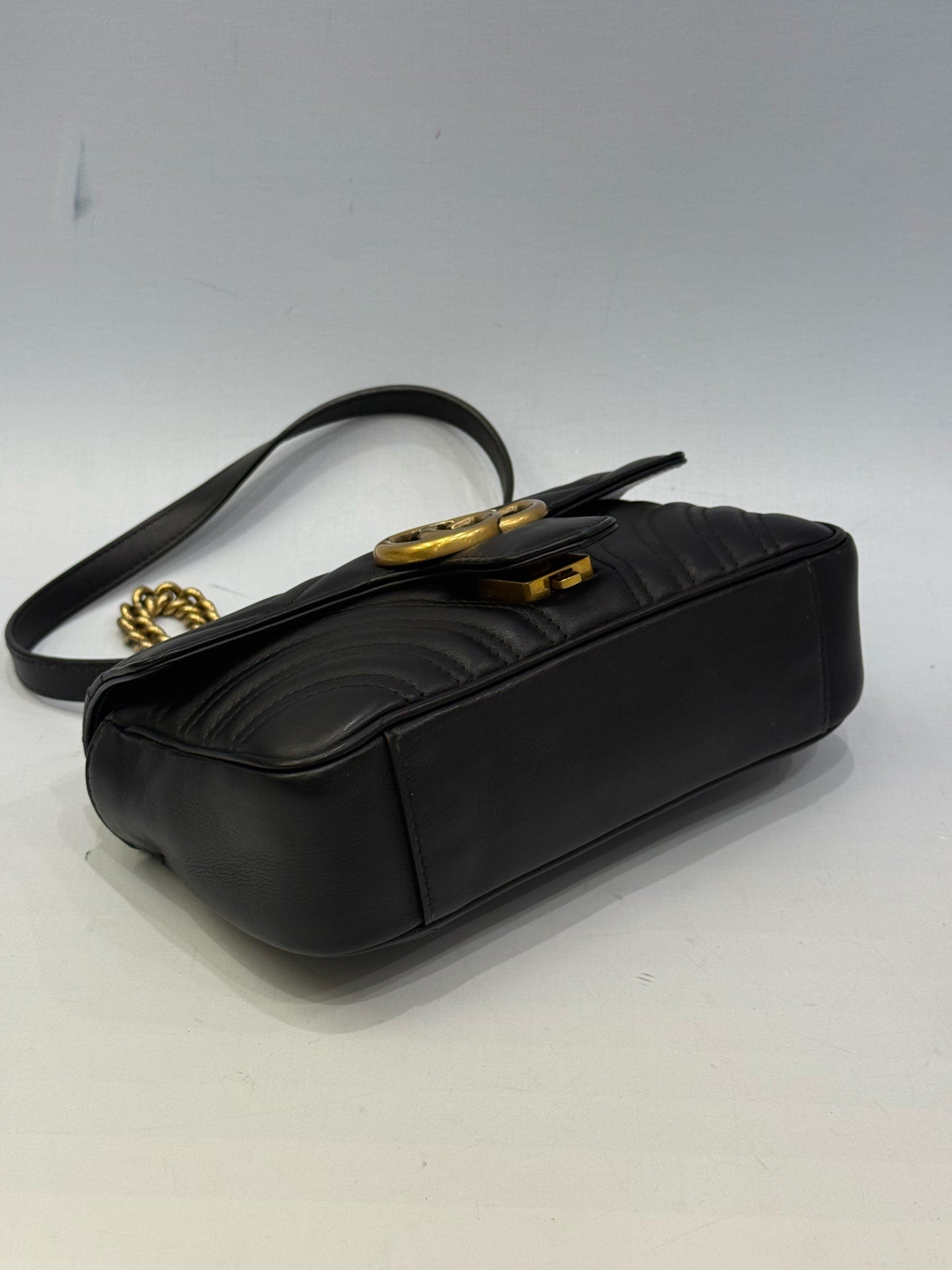 Gucci - GG Marmont Matelassé Small Shoulder Bag - Leather - Black - (mini)
