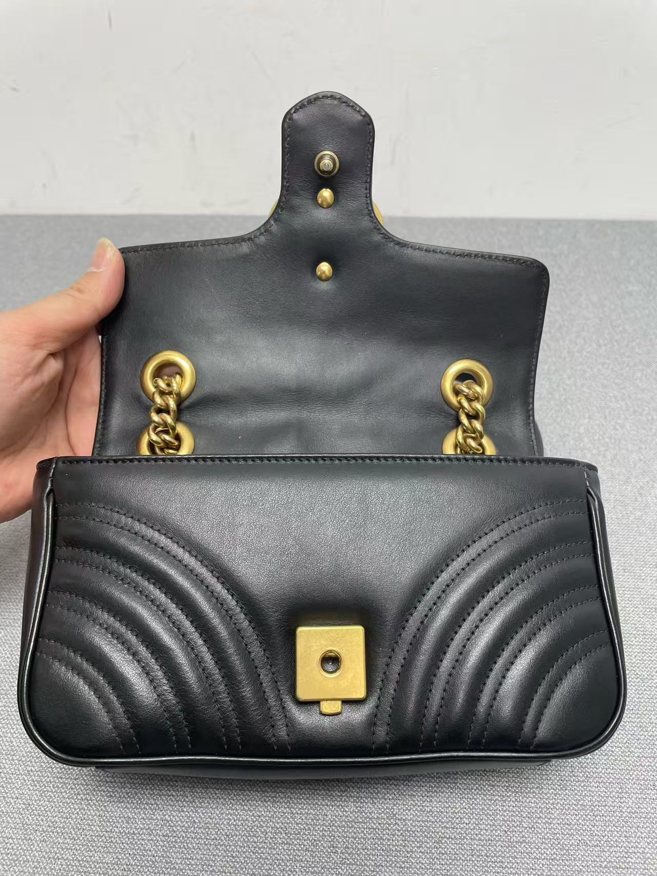 Gucci - GG Marmont Matelassé Small Shoulder Bag - Leather - Black with Gold-Tone Hardware - (Small)