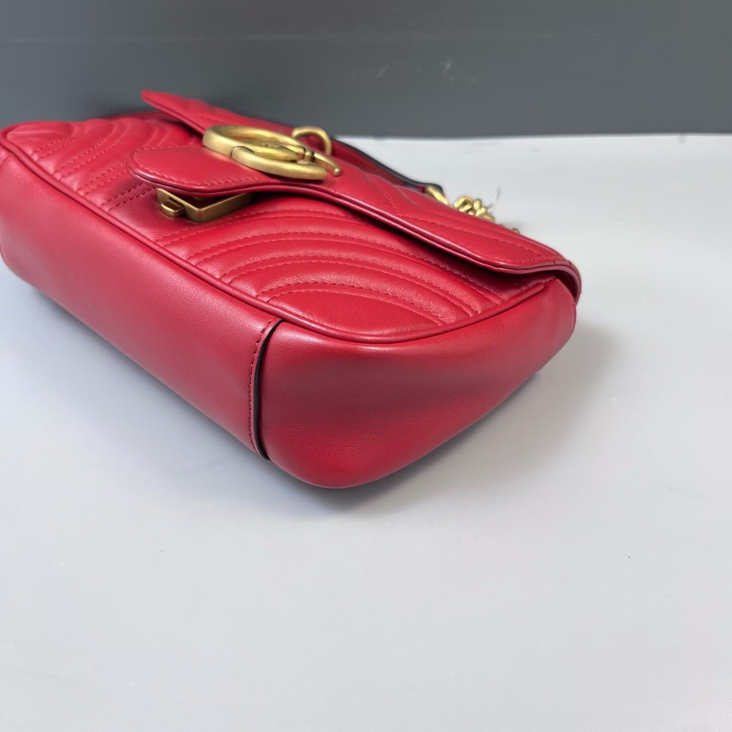 Gucci - GG Marmont Matelassé Small Shoulder Bag - Leather - Red with Gold-Tone Hardware - (small)