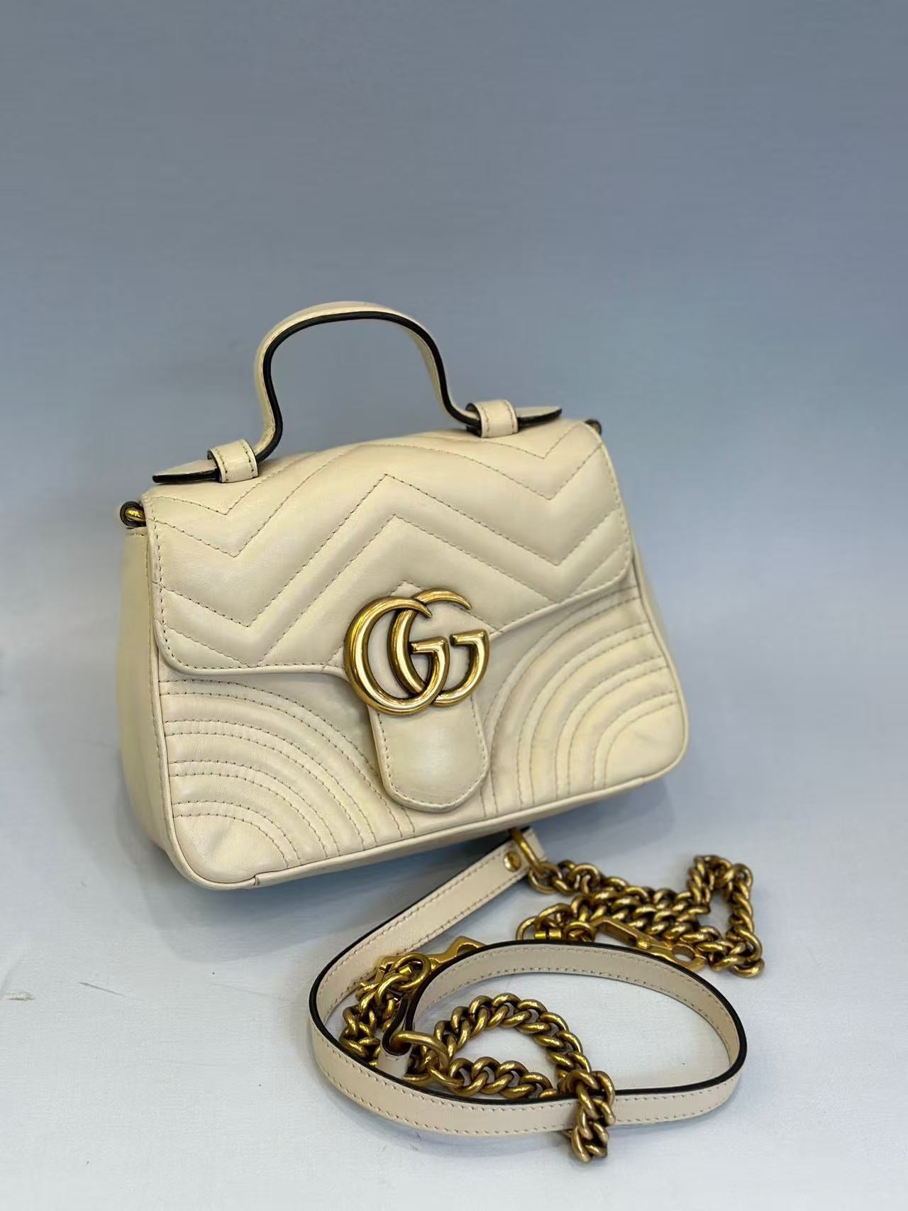 Gucci - GG Marmont Matelassé Top Handle Bag - Matelassé leather - Off-white with Antique Gold-Tone Hardware - (Small)