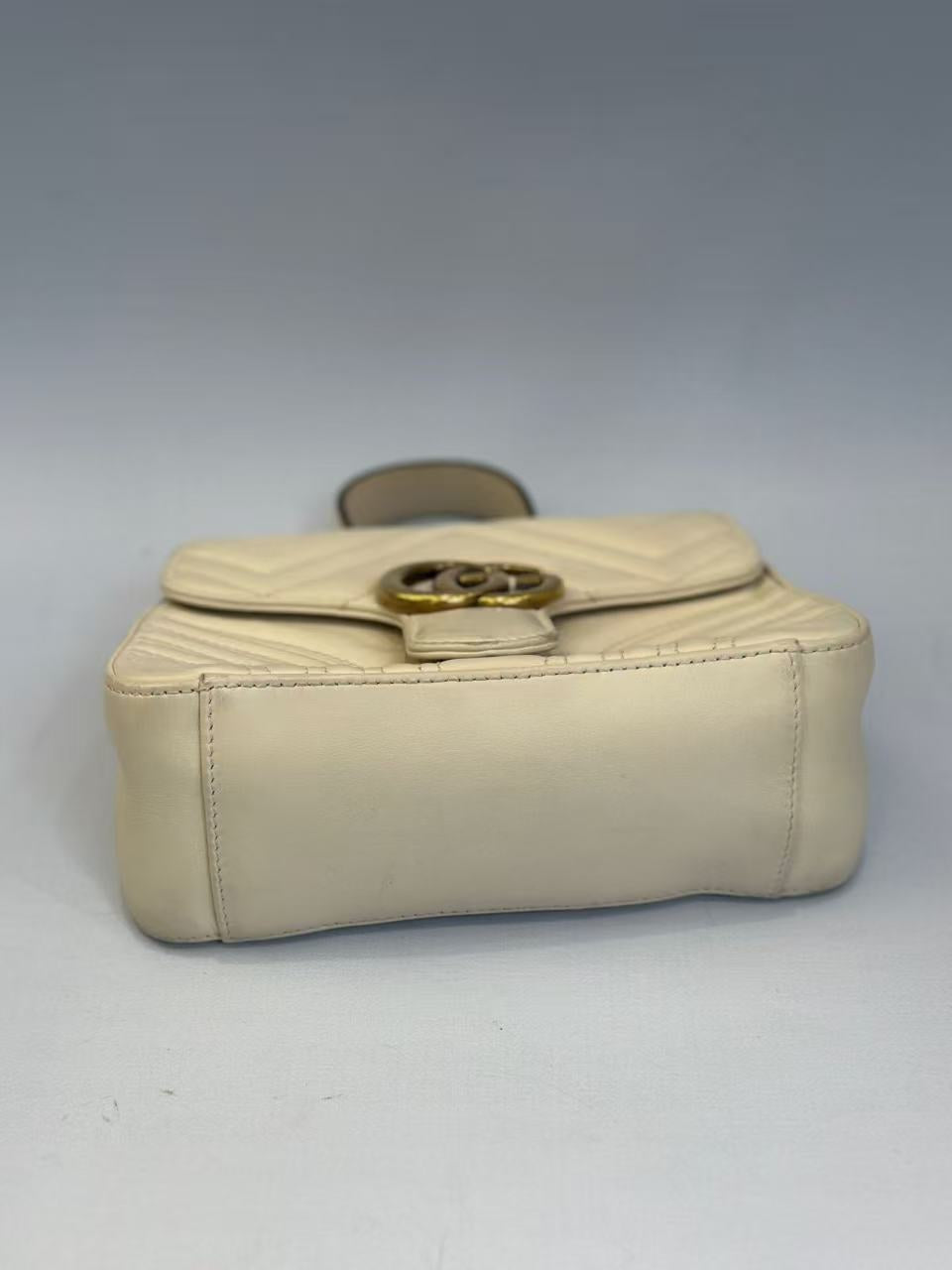 Gucci - GG Marmont Matelassé Top Handle Bag - Matelassé leather - Off-white with Antique Gold-Tone Hardware - (Small)