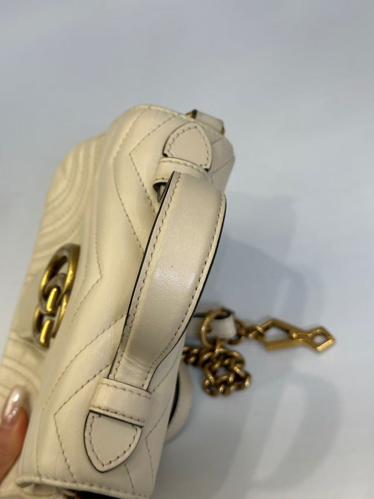 Gucci - GG Marmont Matelassé Top Handle Bag - Matelassé leather - Off-white with Antique Gold-Tone Hardware - (Small)