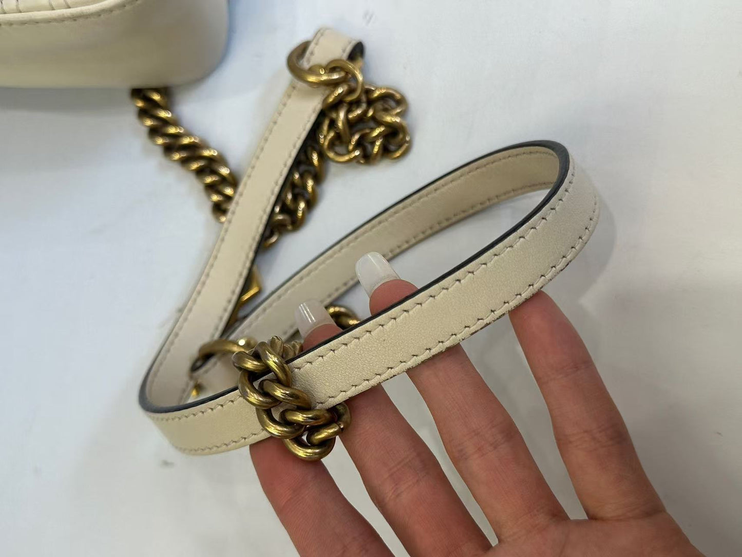 Gucci - GG Marmont Matelassé Top Handle Bag - Matelassé leather - Off-white with Antique Gold-Tone Hardware - (Small)