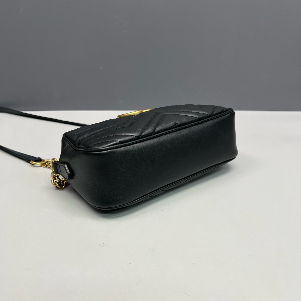 Gucci - GG Marmont Medium - Leather - Black - (Medium)