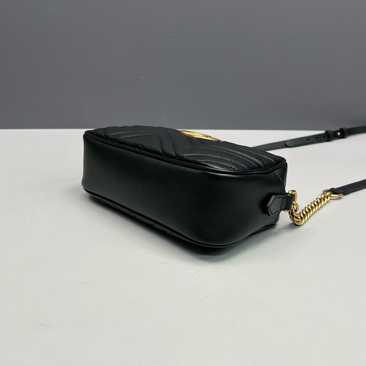 Gucci - GG Marmont Medium - Leather - Black - (Medium)