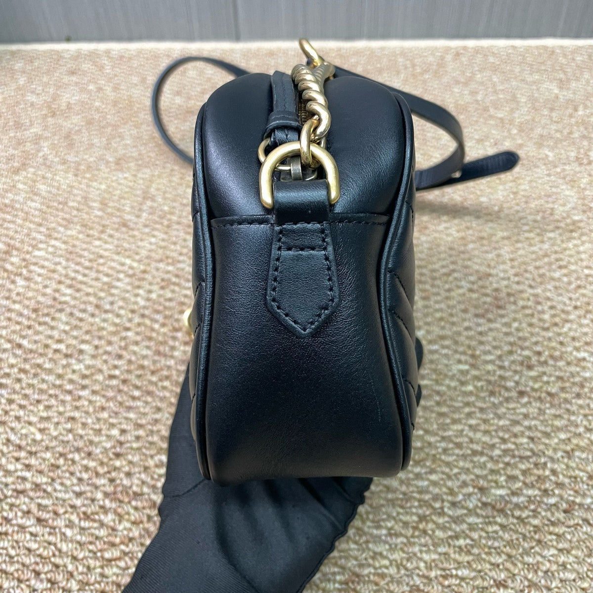 Gucci - GG Marmont Medium - Leather - Black - (Medium)