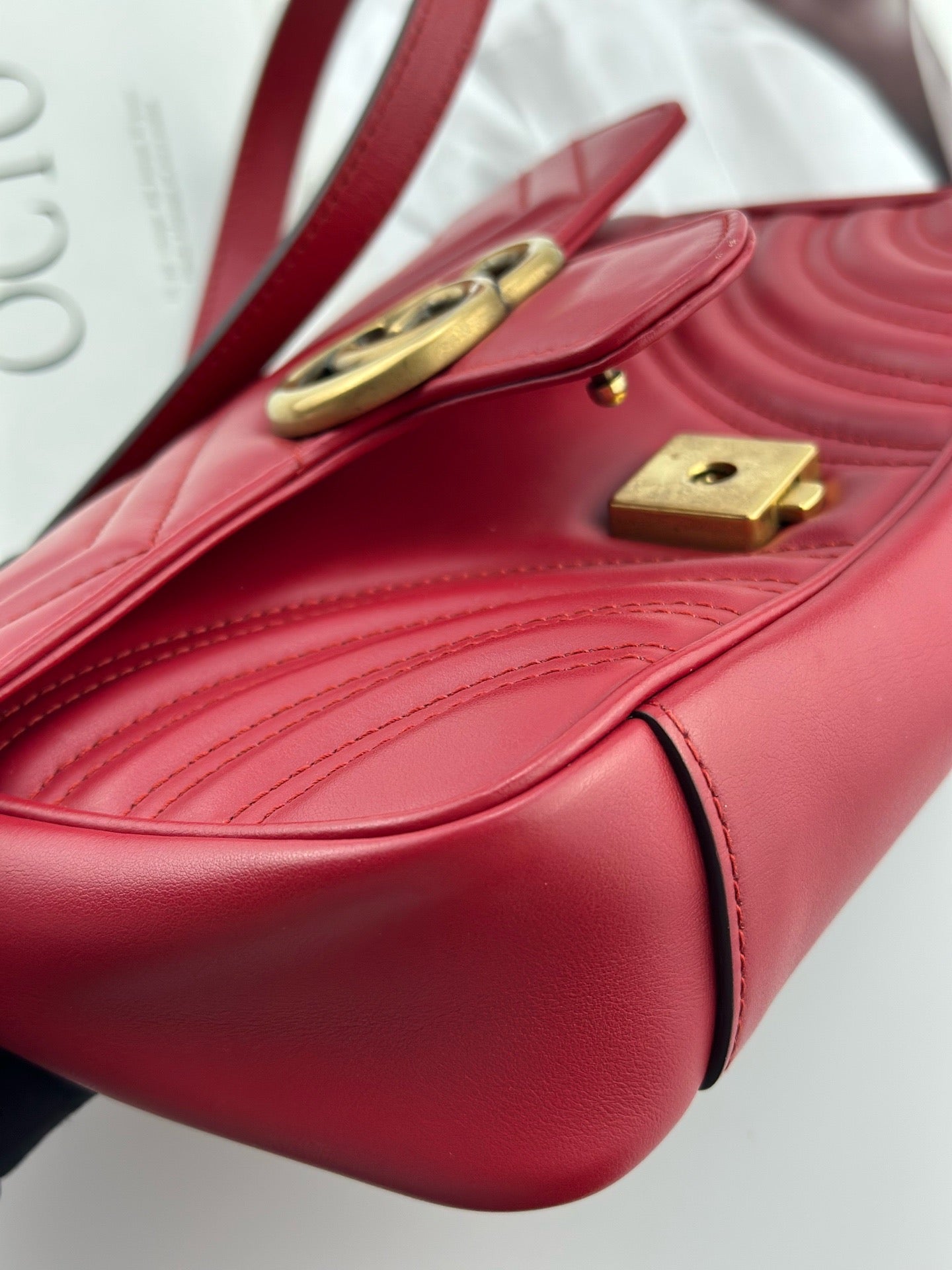 Gucci - GG Marmont Mini Shoulder Bag - Matelassé leather - Red with Antique Gold-Tone Hardware - (mini)