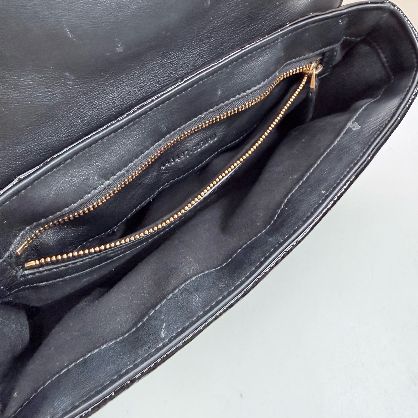 Gucci - GG Marmont - Patent leather - Black - (medium)
