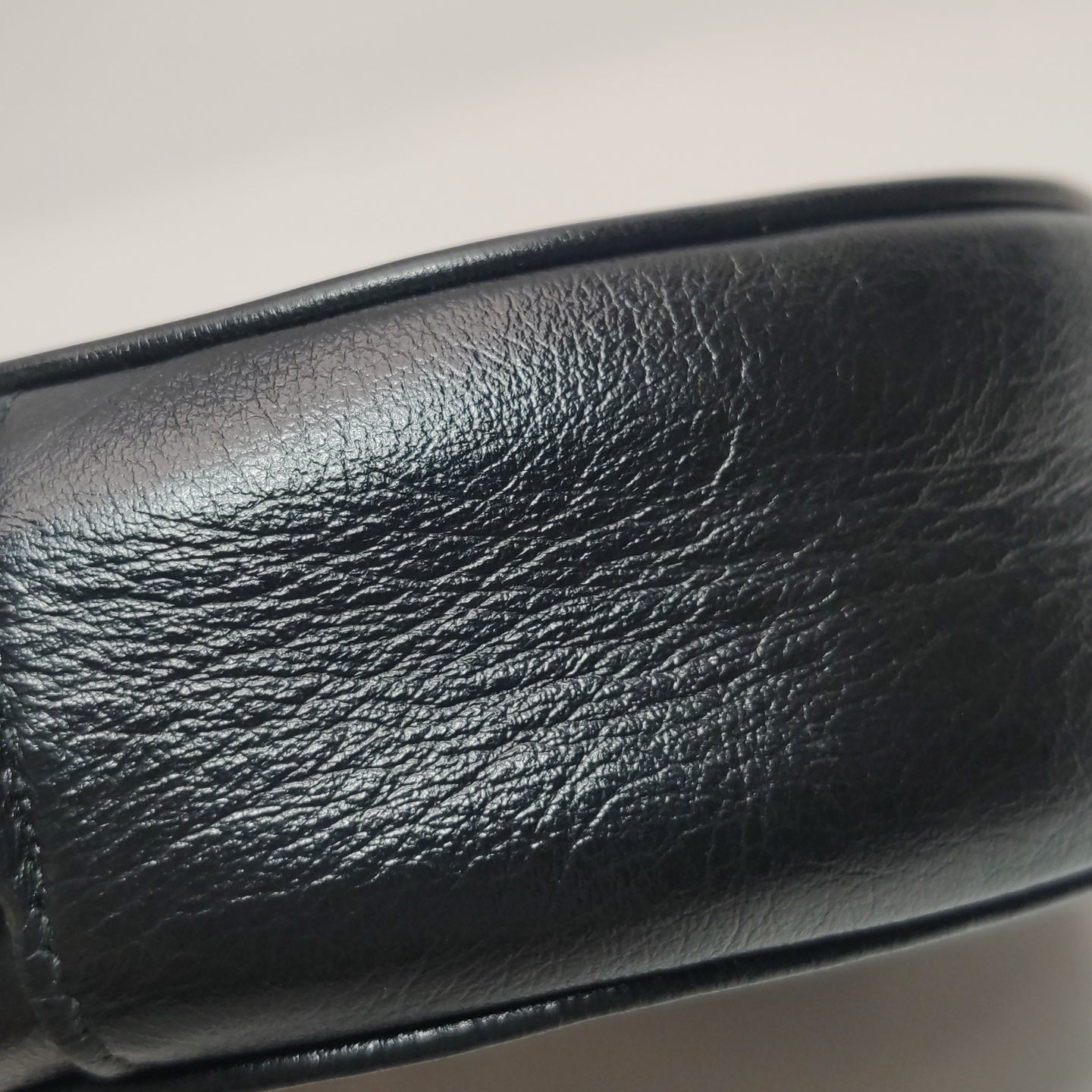 Gucci - GG Marmont Round Mini Shoulder Bag - Leather - Black - (mini)