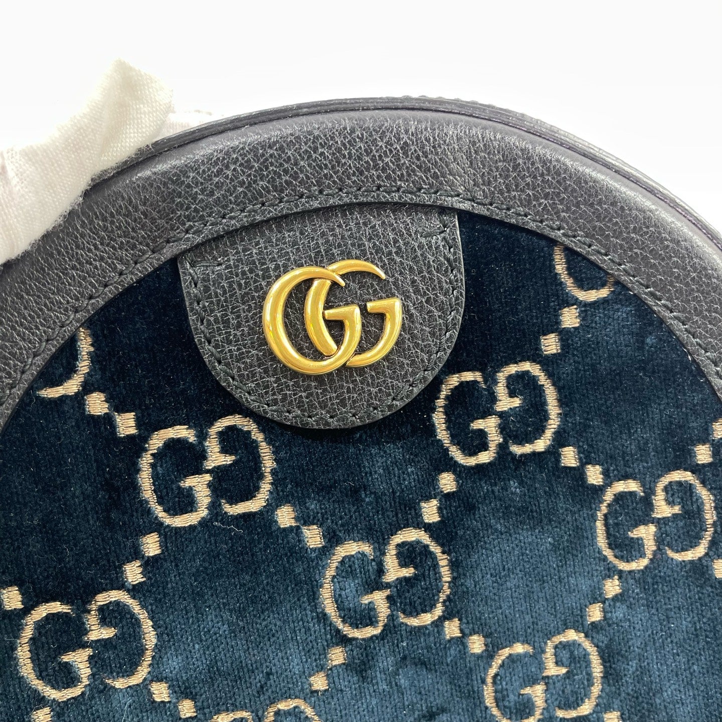 Gucci - GG Marmont Round Mini Shoulder Bag - Velvet with grained leather trim - Black with Gold-Tone Hardware - (mini)
