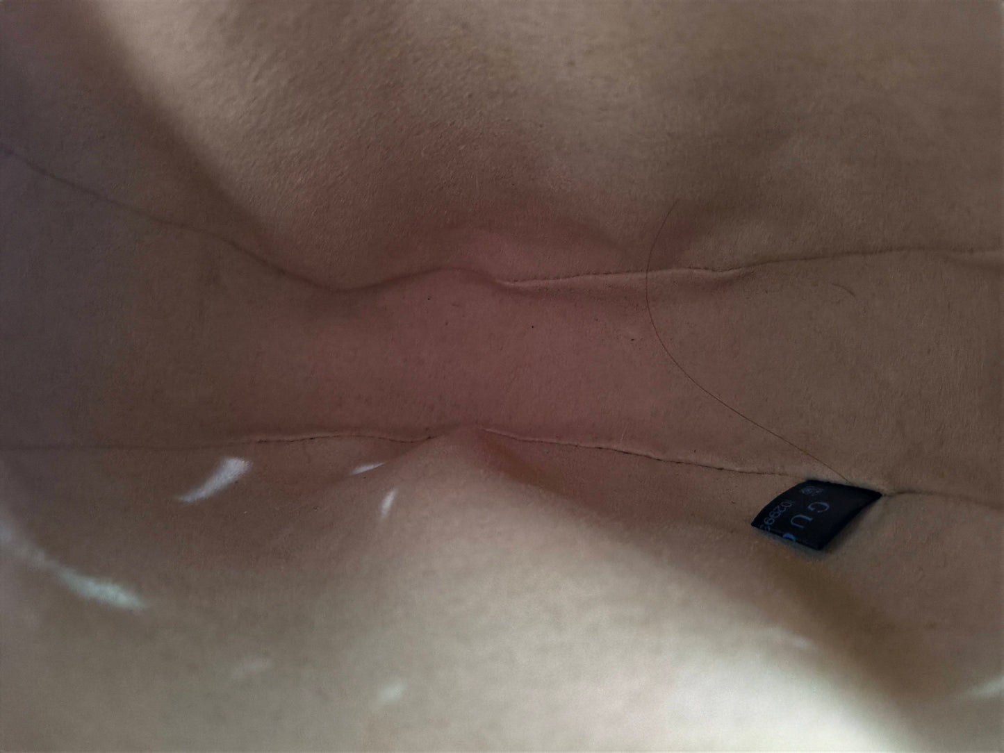 Gucci - GG Marmont Round Shoulder Bag - Calfskin leather - Off-white with Gold-Tone Hardware - (mini)