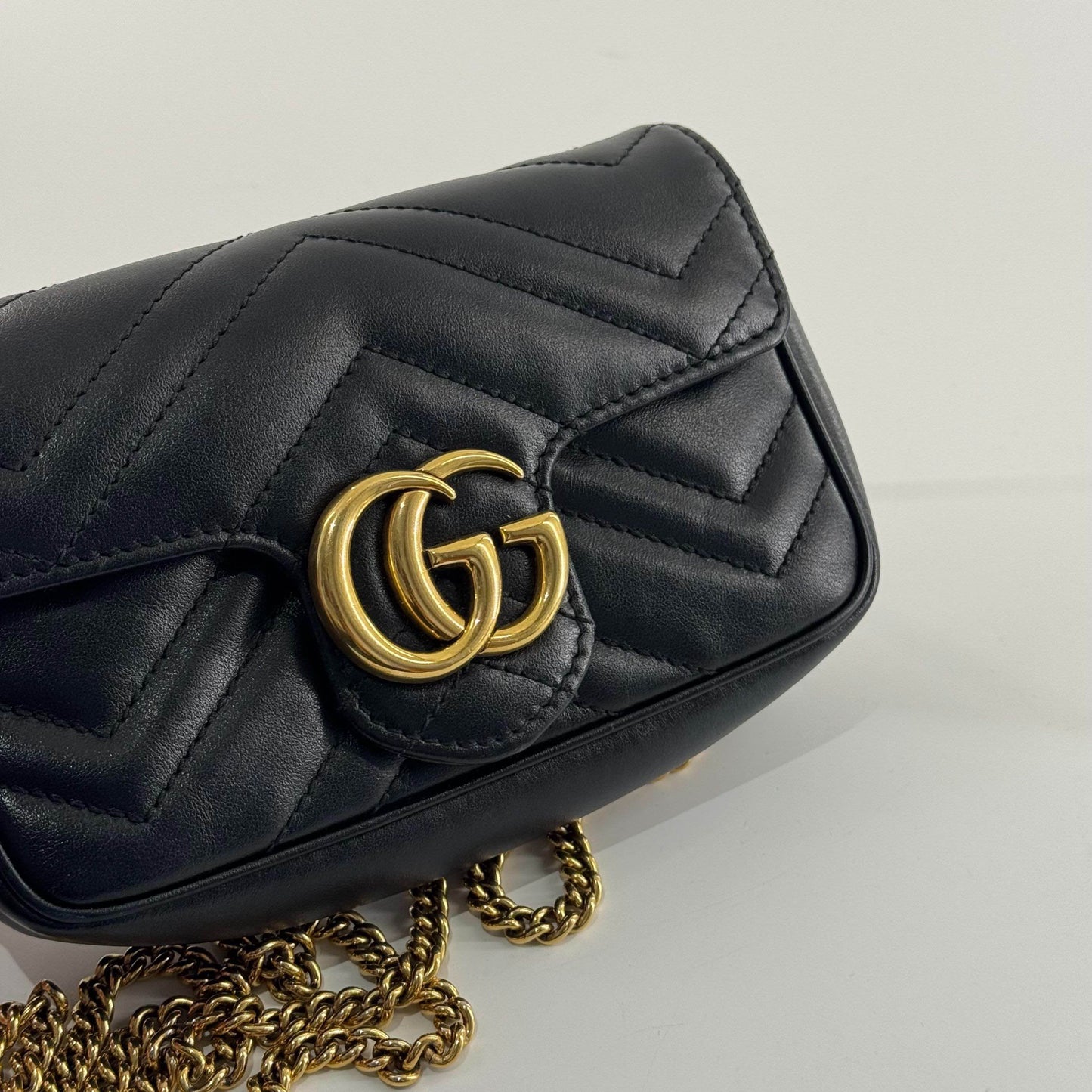 Gucci - GG Marmont Super Mini Chain Bag - Leather - Black with Gold-Tone Hardware - (mini)