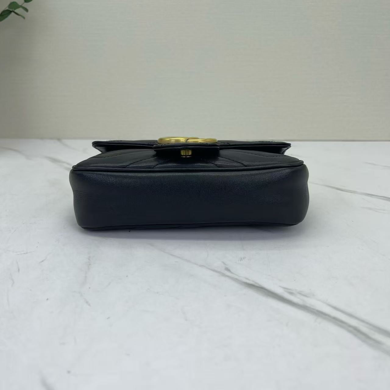 Gucci - GG Marmont Super Mini Shoulder Bag - Matelassé leather - Black with Gold-Tone Hardware - (mini)