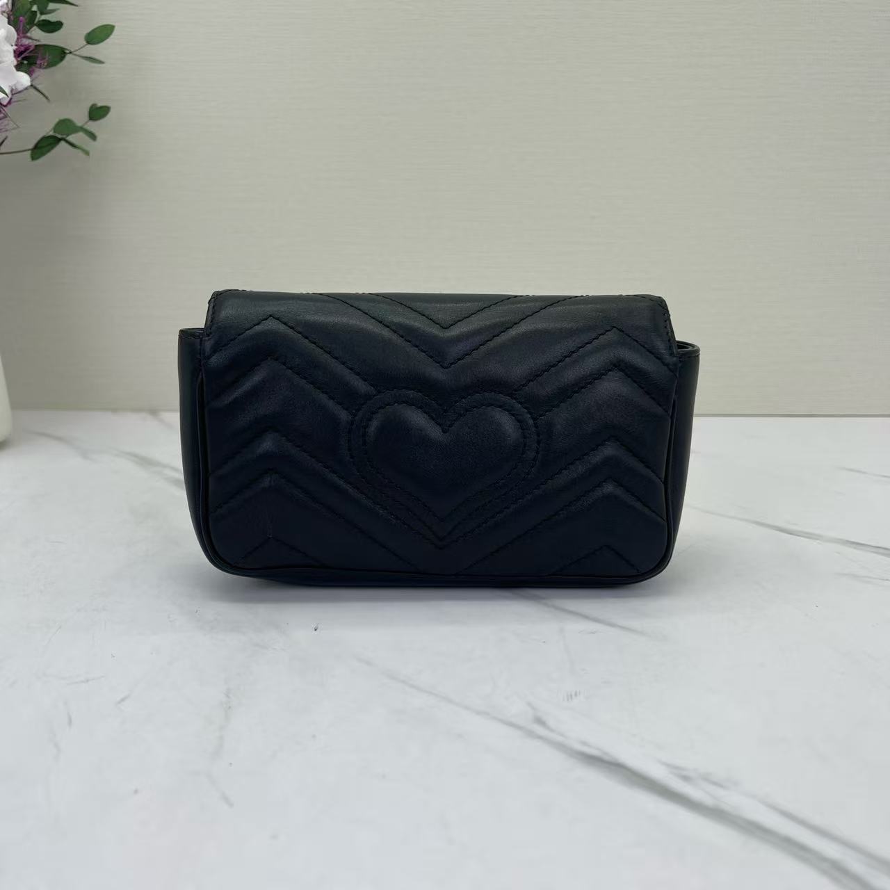Gucci - GG Marmont Super Mini Shoulder Bag - Matelassé leather - Black with Gold-Tone Hardware - (mini)