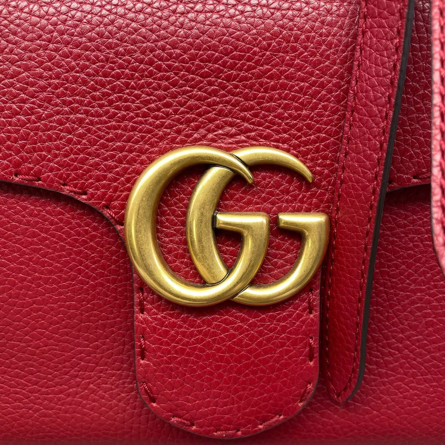 Gucci - GG Marmont Top Handle Bag - Grained leather - Red - (Medium)