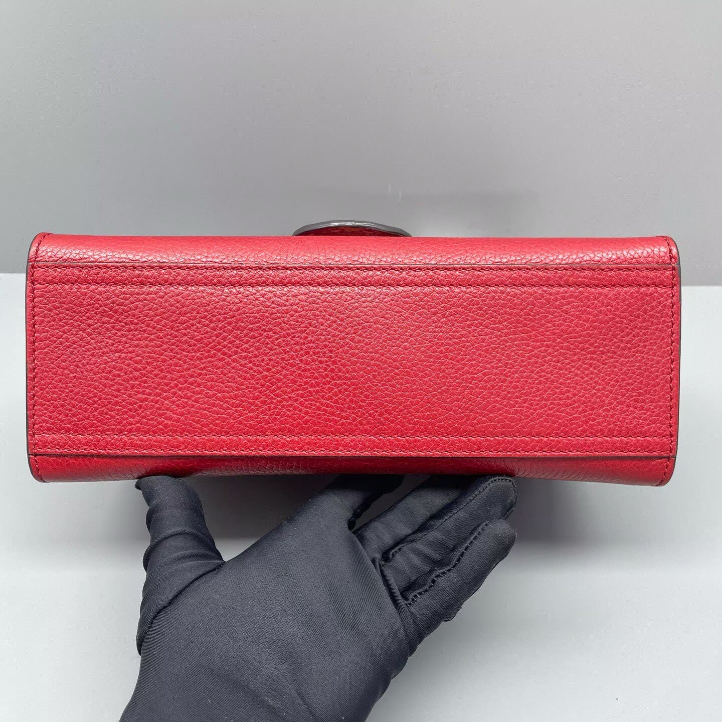 Gucci - GG Marmont Top Handle Bag - Grained leather - Red - (Medium)