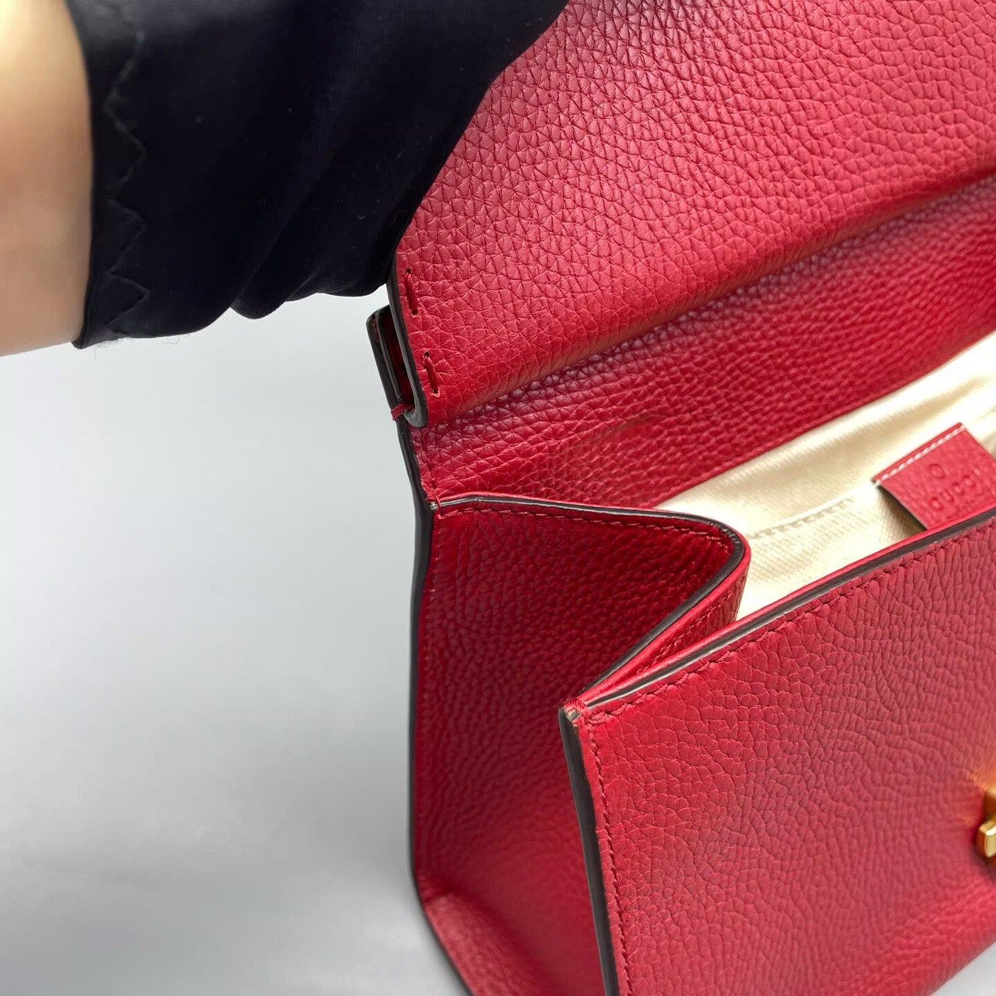 Gucci - GG Marmont Top Handle Bag - Grained leather - Red - (Medium)