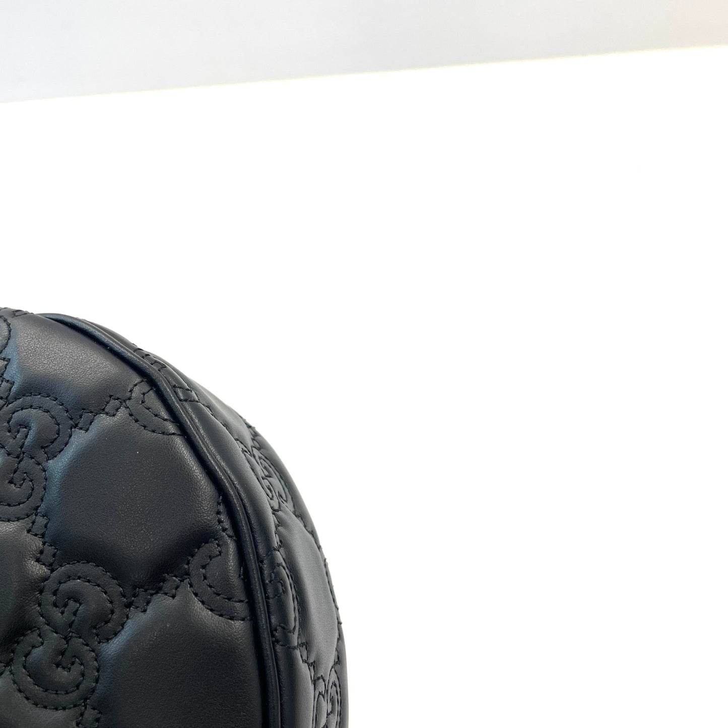 Gucci - GG Matelasse Moon Bag - Leather - Black