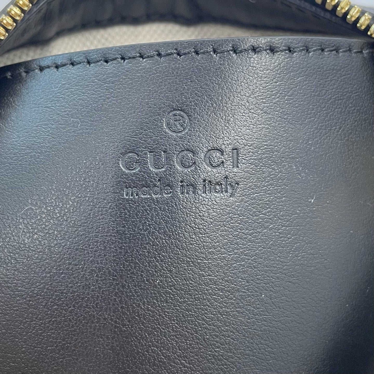 Gucci - GG Matelasse Moon Bag - Leather - Black