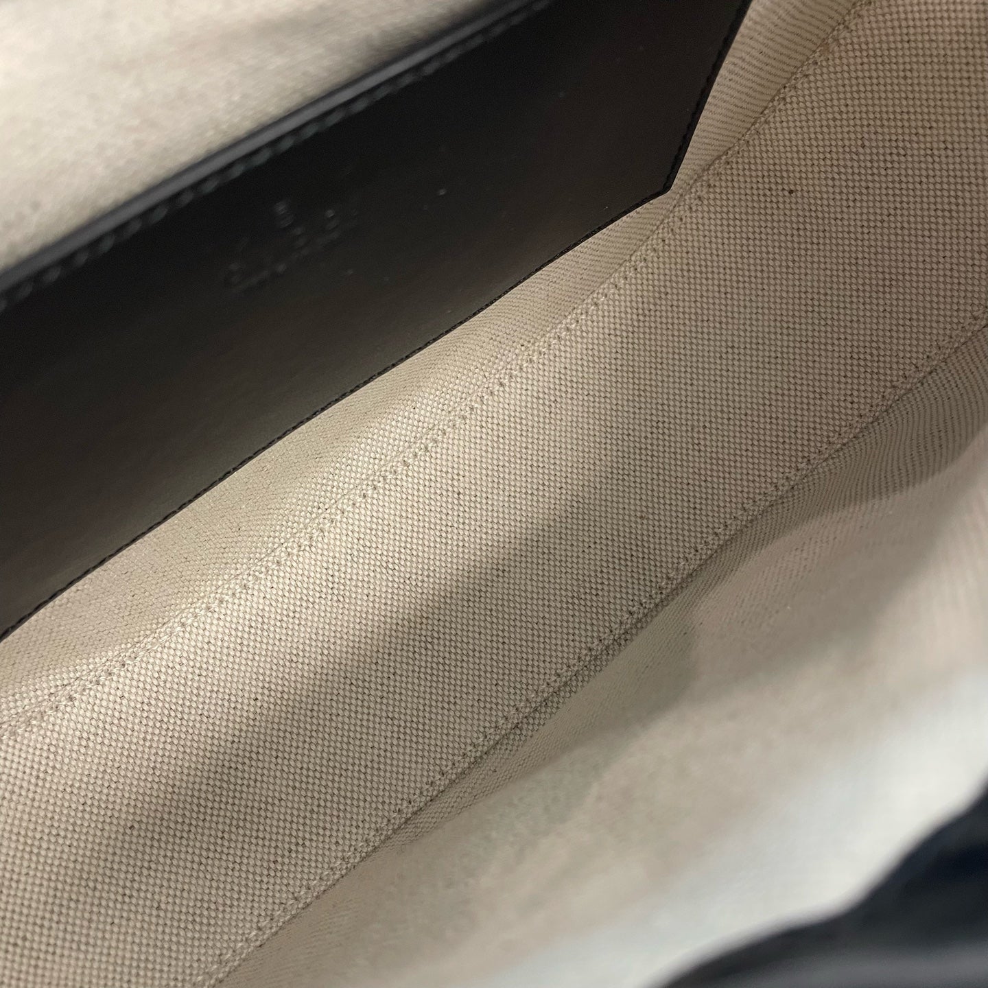 Gucci - GG Matelasse Moon Bag - Leather - Black