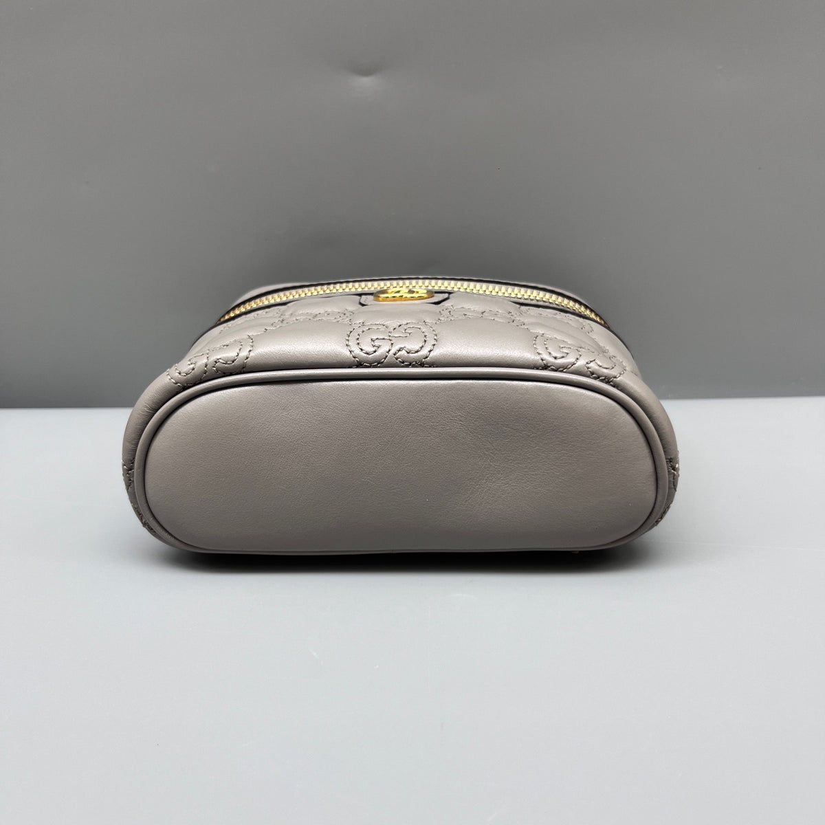 Gucci - GG Matelasse Vanity Case - Leather - Grey - (mini)