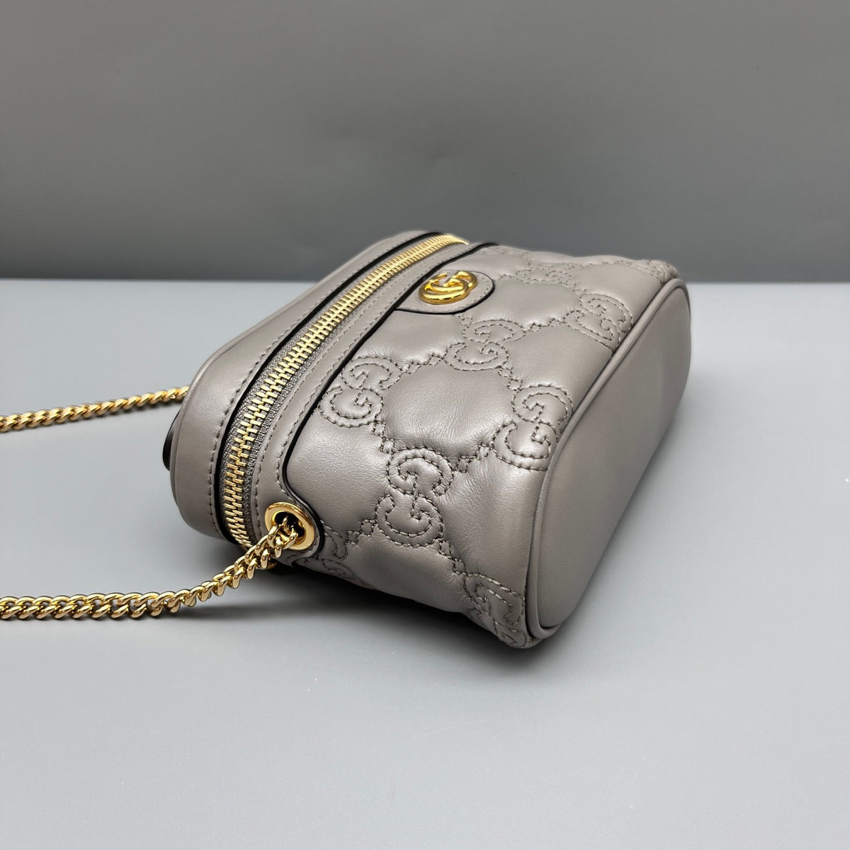 Gucci - GG Matelasse Vanity Case - Leather - Grey - (mini)