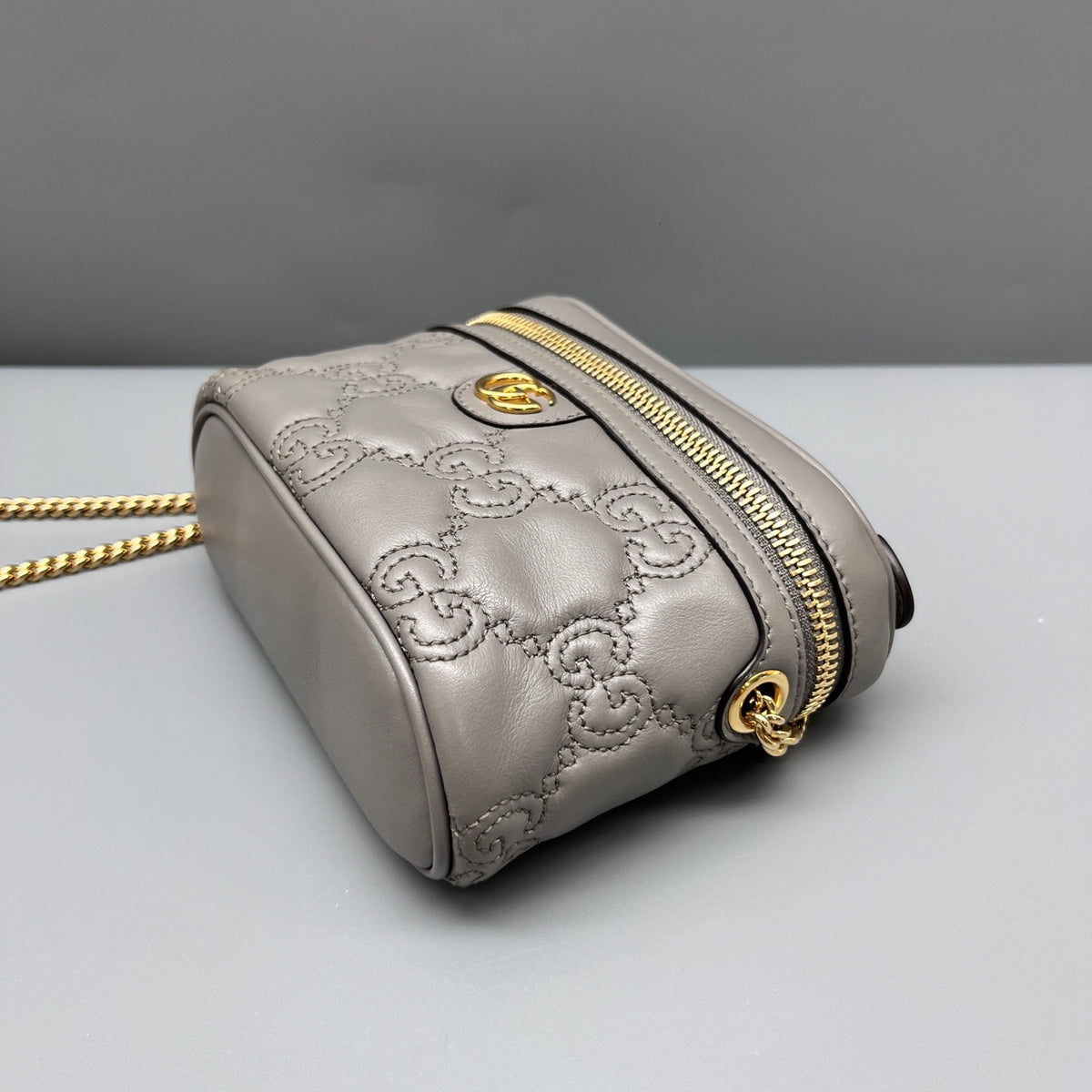 Gucci - GG Matelasse Vanity Case - Leather - Grey - (mini)