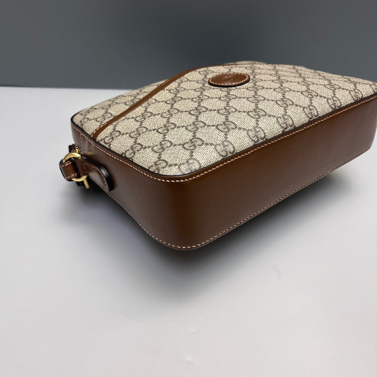 Gucci - GG Retro Messenger Bag - GG Supreme canvas with leather trim - Beige and Brown - (Medium)