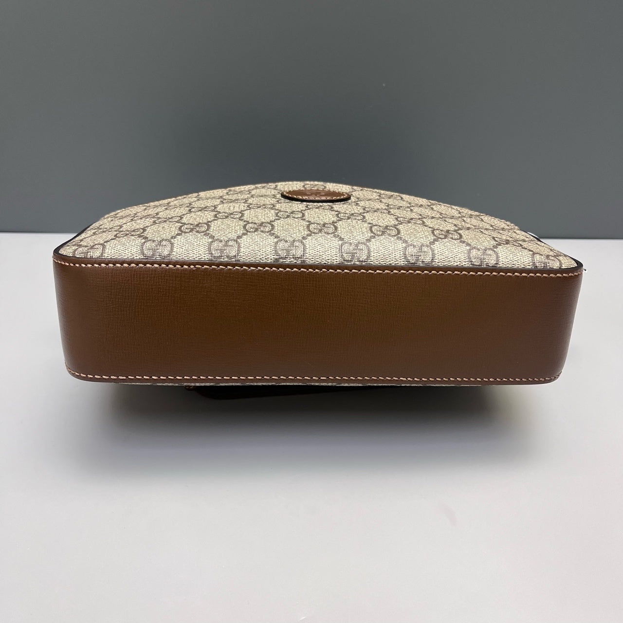 Gucci - GG Retro Messenger Bag - GG Supreme canvas with leather trim - Beige and Brown - (Medium)