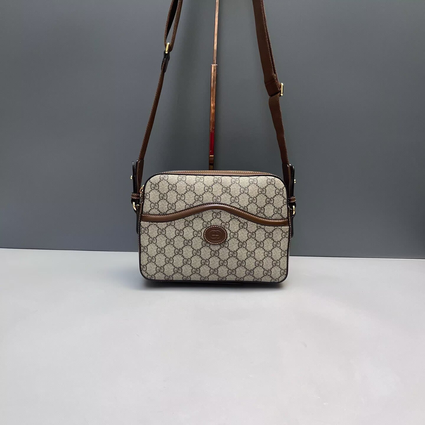 Gucci - GG Retro Series Messenger Crossbody Bag - GG Supreme canvas with leather trim - Beige and Brown - (Small)