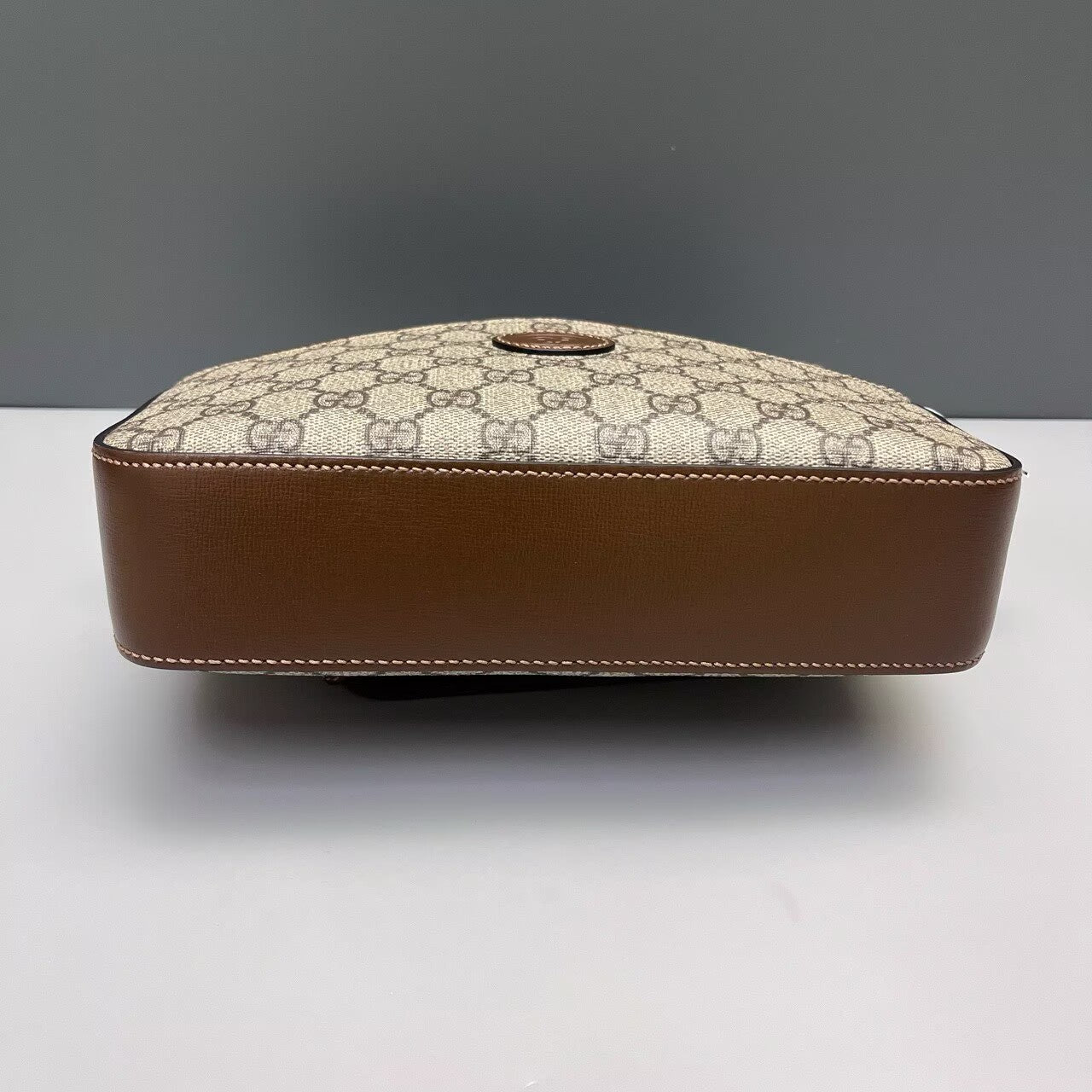Gucci - GG Retro Series Messenger Crossbody Bag - GG Supreme canvas with leather trim - Beige and Brown - (Small)