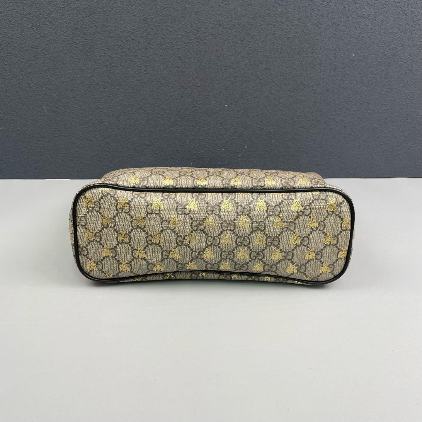 Gucci - GG Supreme Bee Small Tote Bag - Coated canvas with leather trim - Multicolour - (medium)