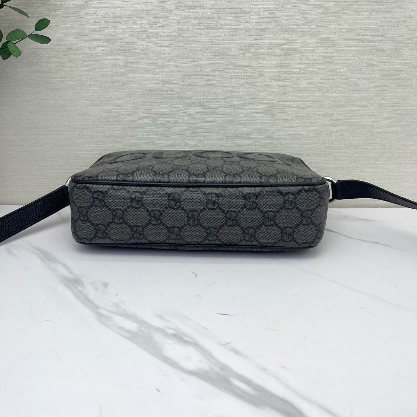 Gucci - GG Supreme Camera Bag - Coated canvas with leather trim - Black - (small)