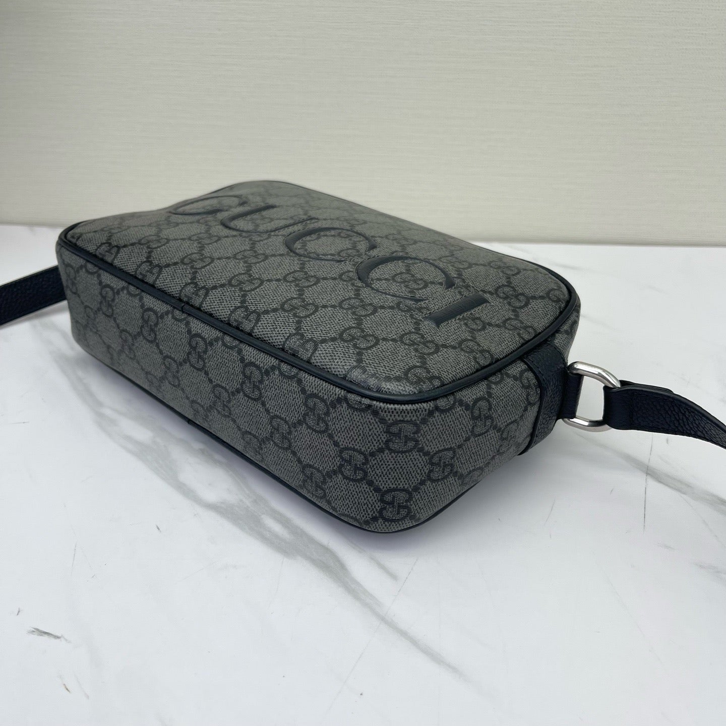 Gucci - GG Supreme Camera Bag - Coated canvas with leather trim - Black - (small)