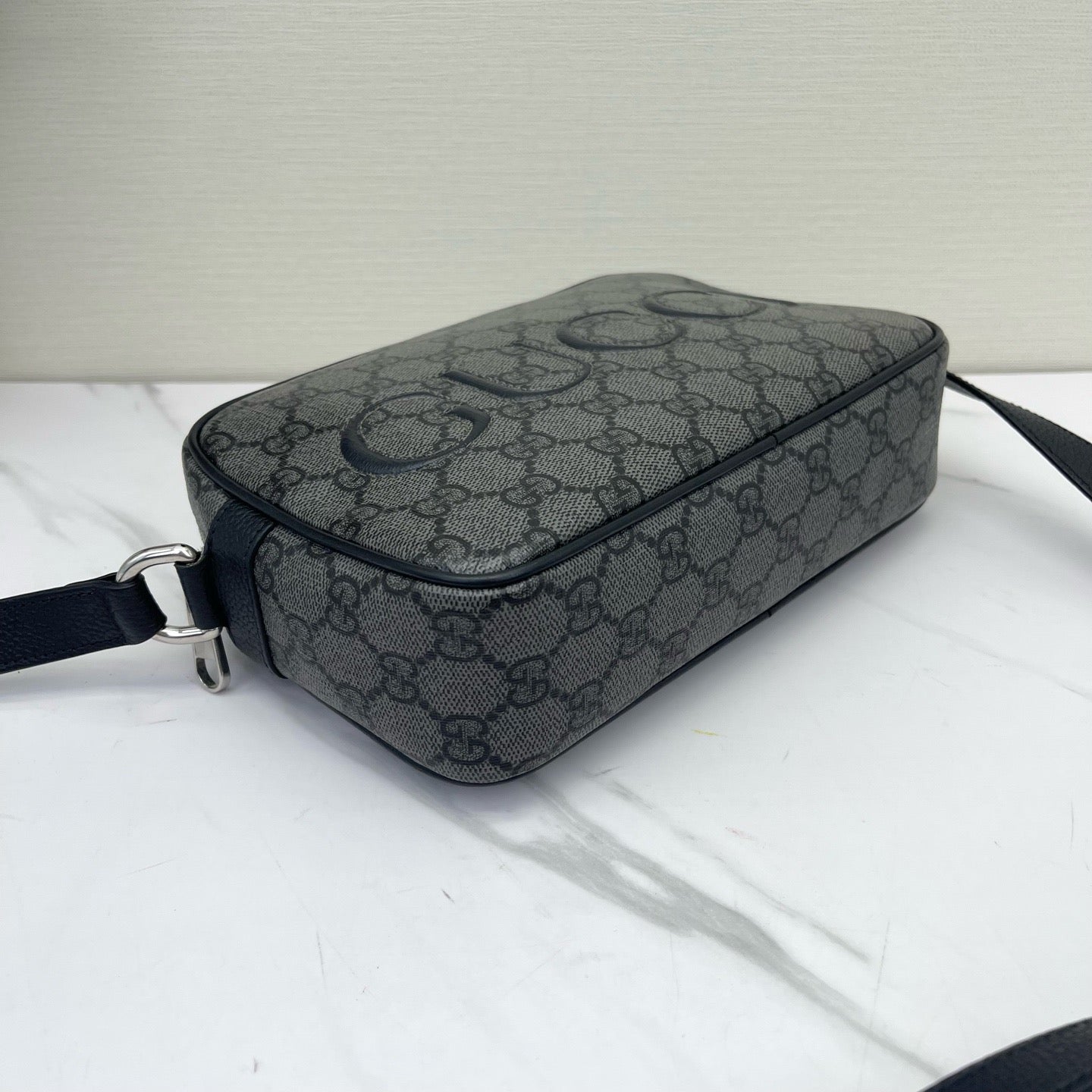Gucci - GG Supreme Camera Bag - Coated canvas with leather trim - Black - (small)