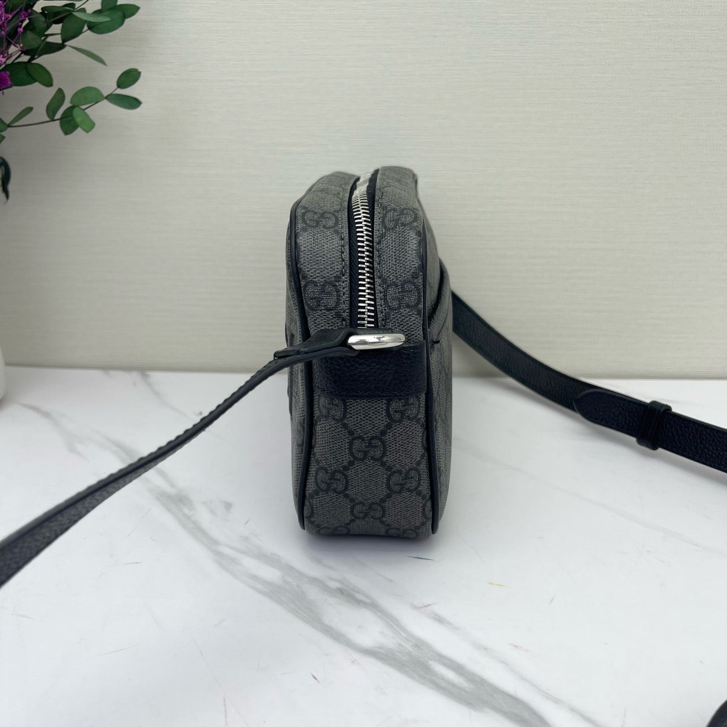 Gucci - GG Supreme Camera Bag - Coated canvas with leather trim - Black - (small)