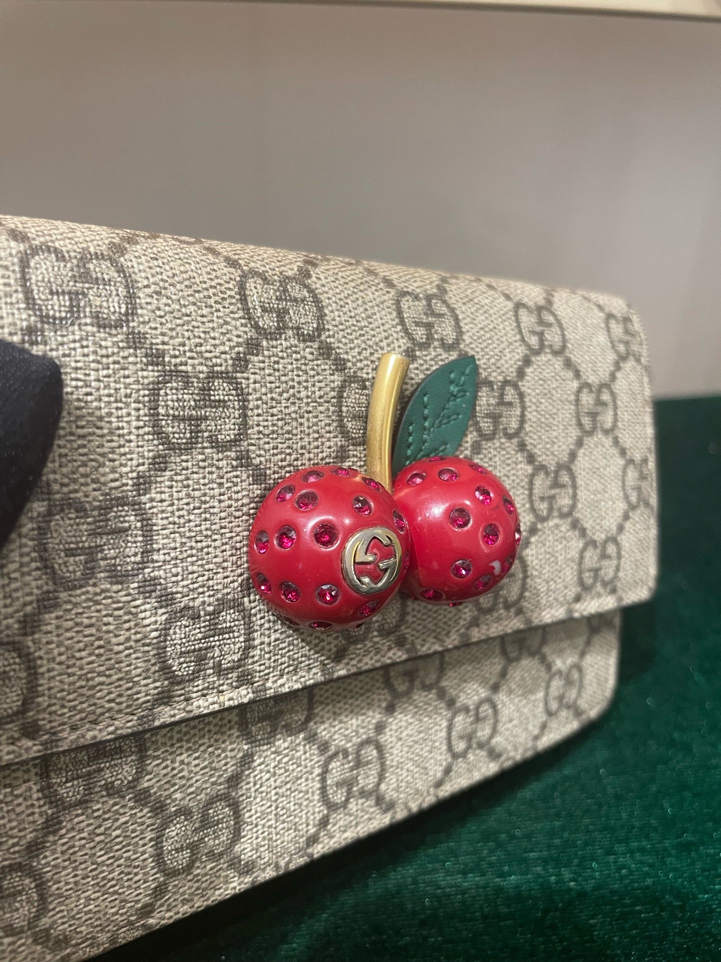 Gucci - GG Supreme Cherry Mini Bag - GG Supreme canvas with leather trim - Beige - (mini)