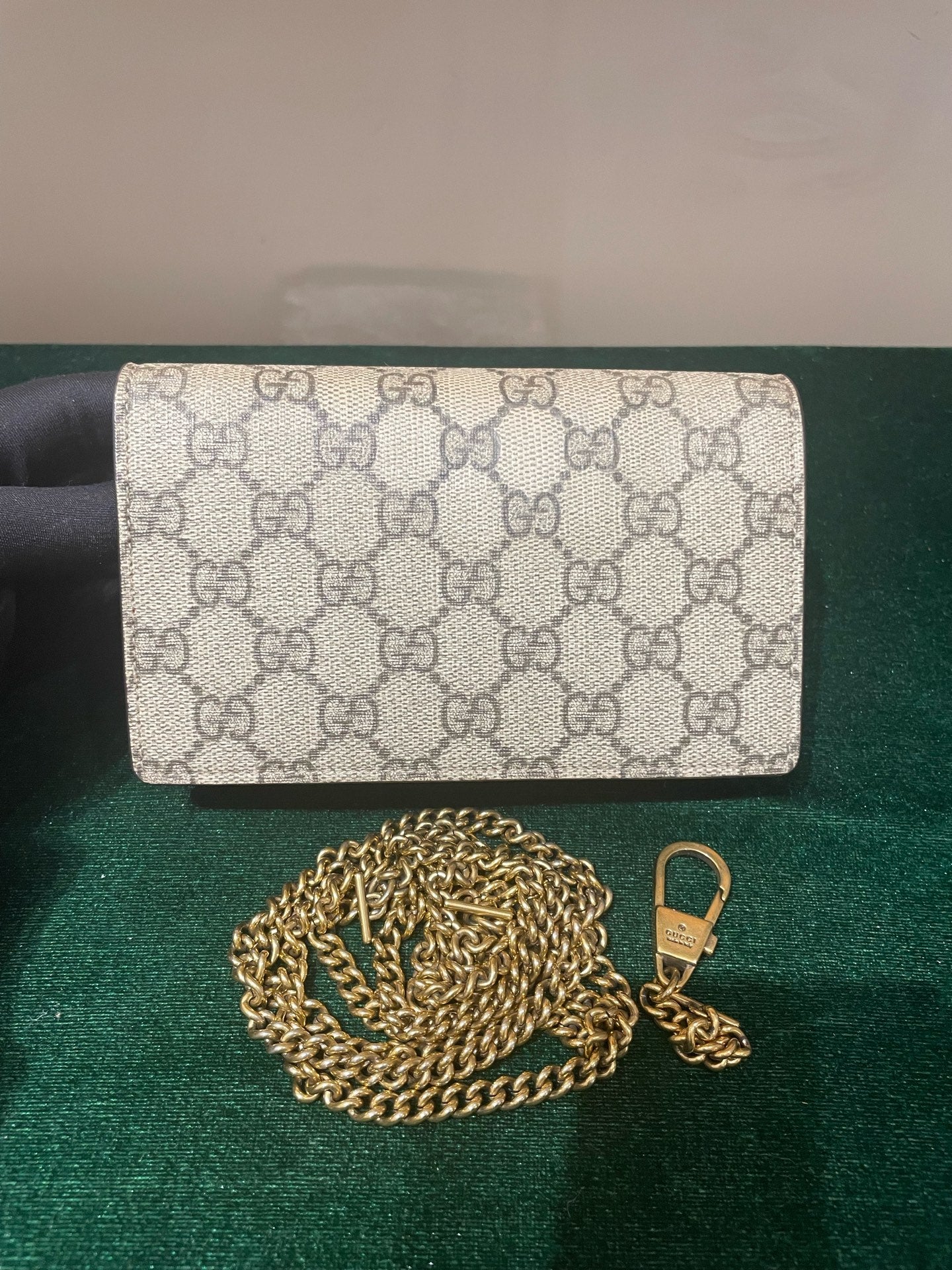 Gucci - GG Supreme Cherry Mini Bag - GG Supreme coated canvas with leather trim - Beige with Red accents and Gold-tone hardware - (mini)