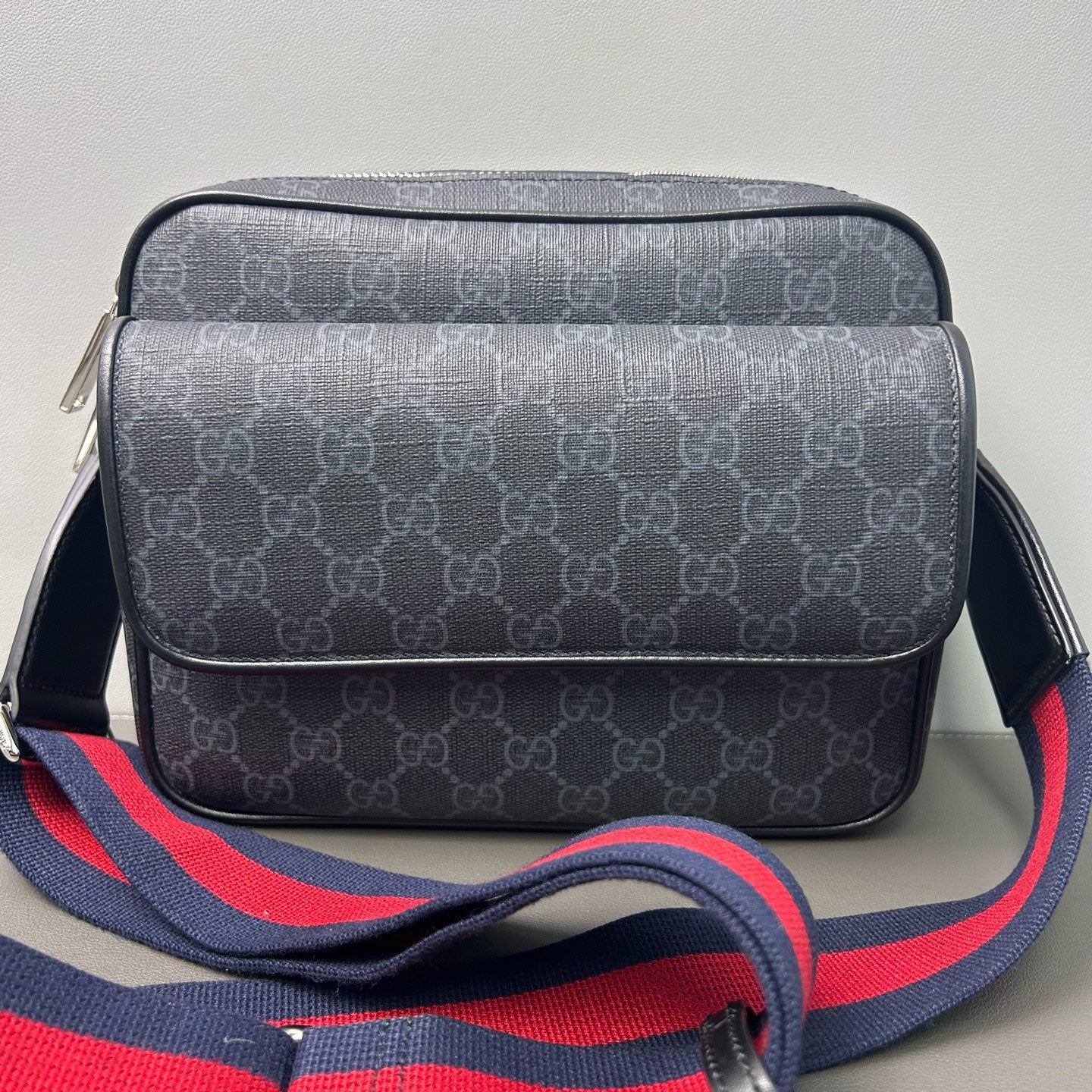 Gucci - GG Supreme Messenger Bag - Coated canvas with leather trim - Black - (Small)