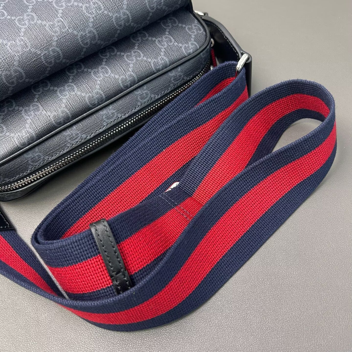 Gucci - GG Supreme Messenger Bag - Coated canvas with leather trim - Black - (Small)